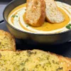 Ga Perlu Mahal-Mahal Beli, Kamu Bisa membuat Garlic Bread Menggunakan Roti Tawar Ini Resepnya