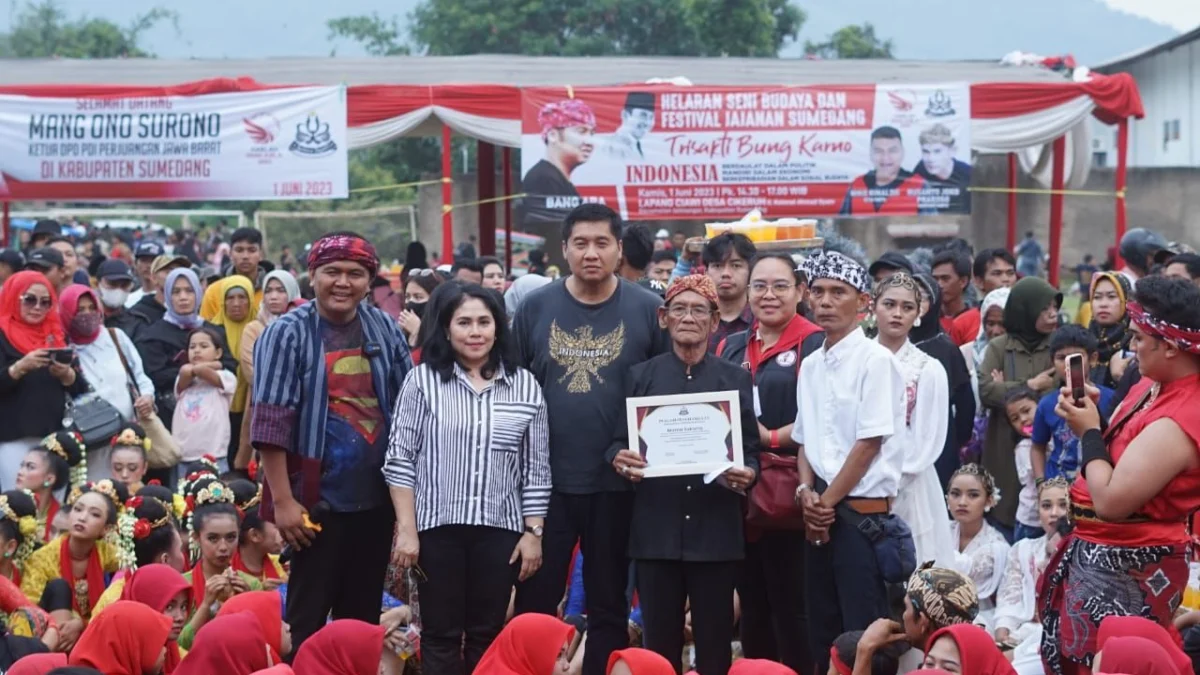 Yayasan Sukma Sejati Beri Penghargaan 3 Budayawan dan Seniman Sunda Luar Biasa