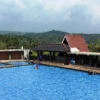 Pengunjung asik berenang di Jabong Water Park.