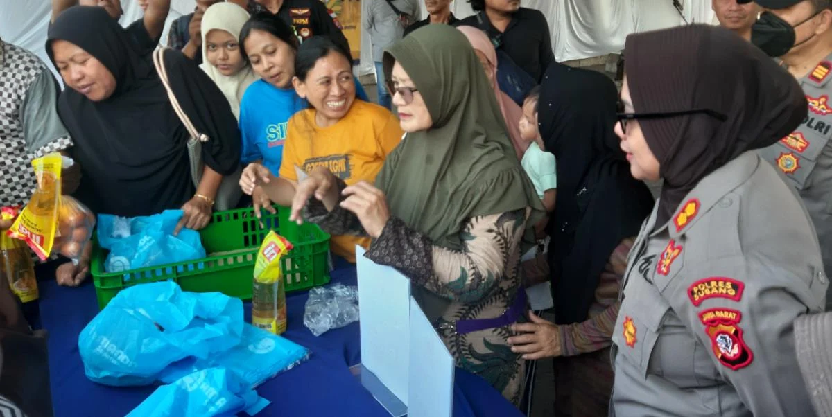 Warga Pantura Serbu Pasar Murah di Pamanukan