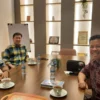 Dr Aqua Dwipayana (kiri) bersama Direktur Utama PT Mahkota Group Usli Sasri (kanan) dan Kepala Indonesia Eximbank Cabang Medan Alexander Halim