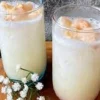 Segerrrr! Resep dan Cara Membuat Es Yakult Leci, Untuk Temani Siang Harimu Yang Panas