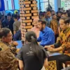 ketua mk dan presiden ngopi