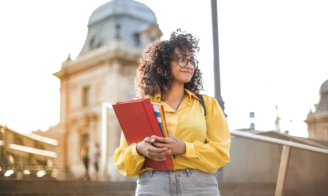 Kuliah Umum Adalah, Simak Perbedaannya dengan Seminar Berikut ini