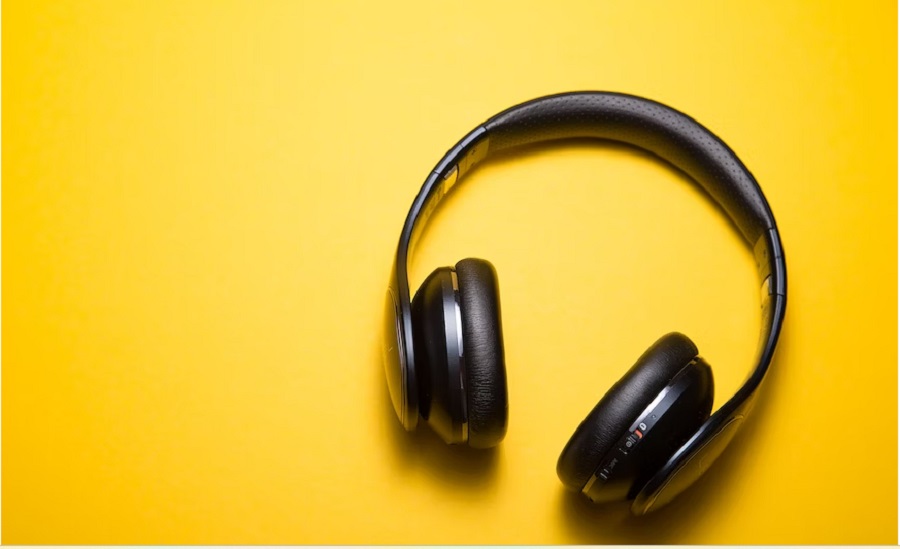 Download Lagu MP3 Mudah dan Cepat Lewat MP3 Juice, Begini Caranya (via unsplash-C D-X)