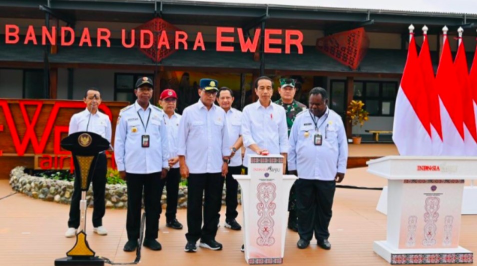 Peresmian Bandar Udara Ewer Distrik Agats Provinsi Papua Selatan oleh Presiden Jokowi Untuk Daerah yang Terisolasi Presiden Jokowi
