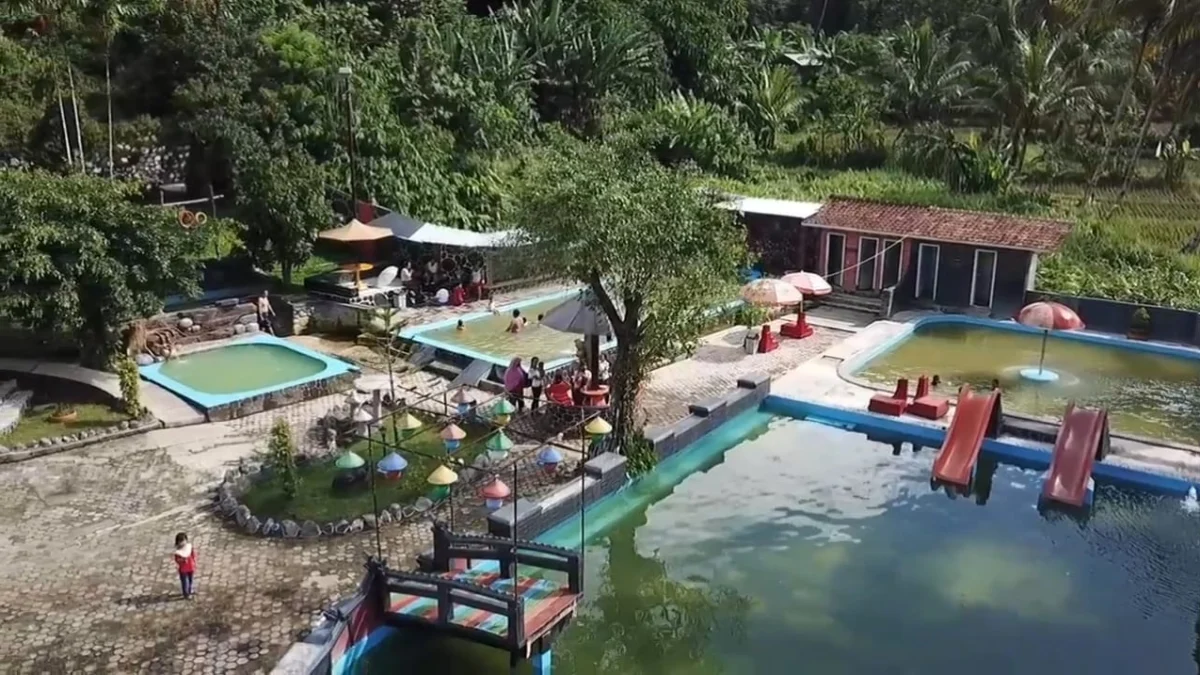 Cileungsing Sumedang, Kolam Renang Air Panas Eksotis