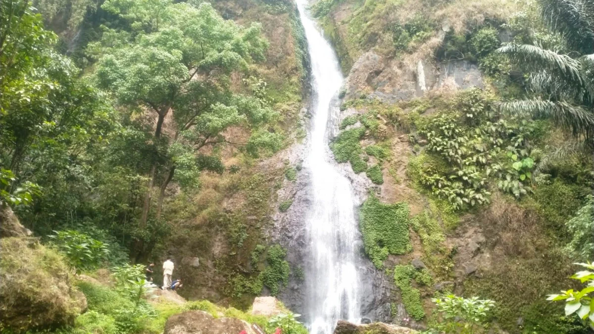 Curug Cibareubeuy