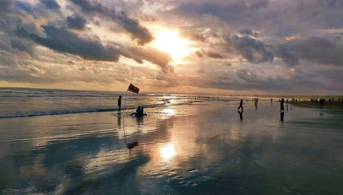 Keindahan Alam dan Pesona Laut yang Memikat Pantai Pangandaran