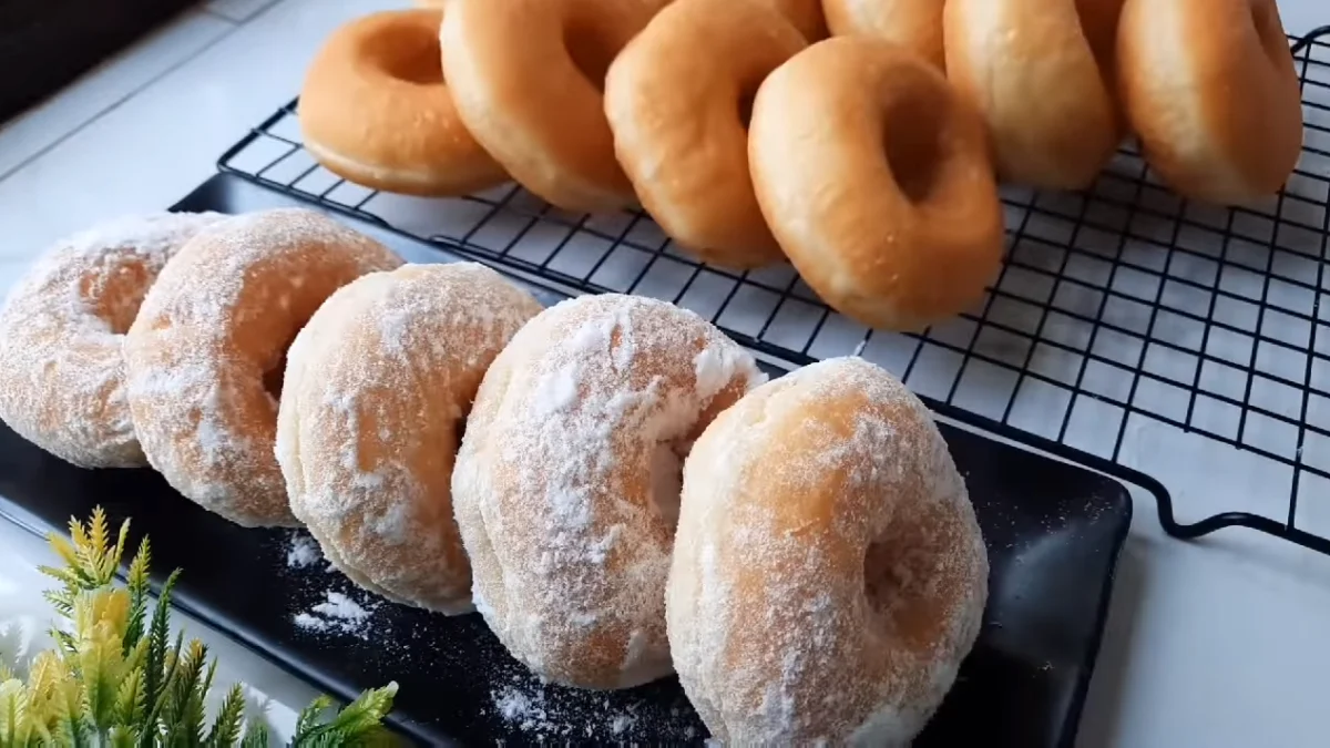 Resep Donat Sederhana Empuk dan Mengembang, Bikin Yuk!