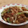 Resep Mie Tek Tek Goreng Seenak Abang Kaki Lima, Lezat!