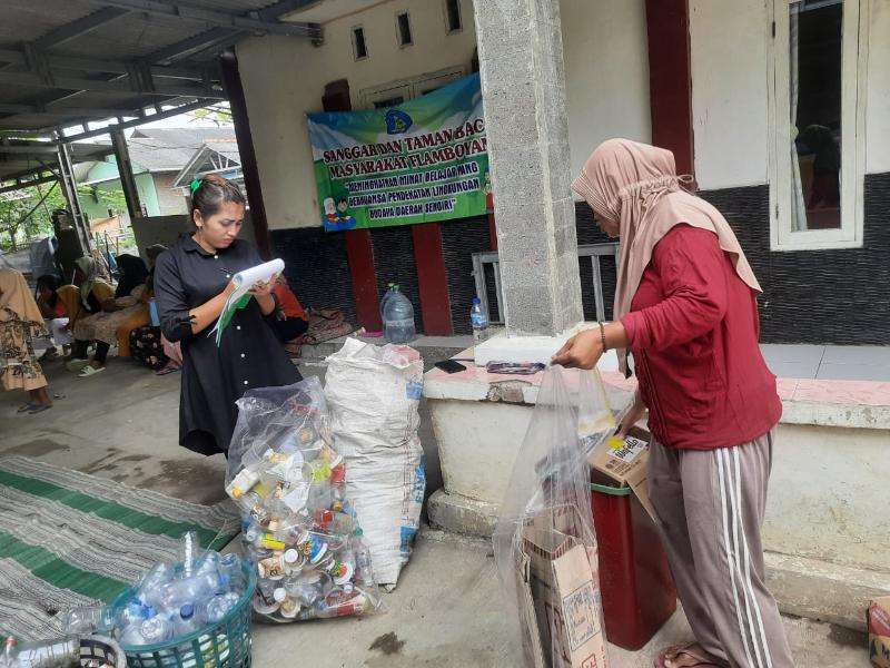 Kurangi Sampah, Posyandu Flamboyan IV Kabupaten Bekasi Ciptakan Inovasi Bank Sampah Mantap Gun