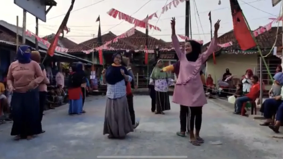 7Lomba Agustusan untuk Ibu-Ibu, Bikin Heboh