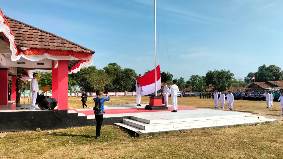 Paskibra Kecamatan Binong Sukses Kibarkan Sang Merah Putih 