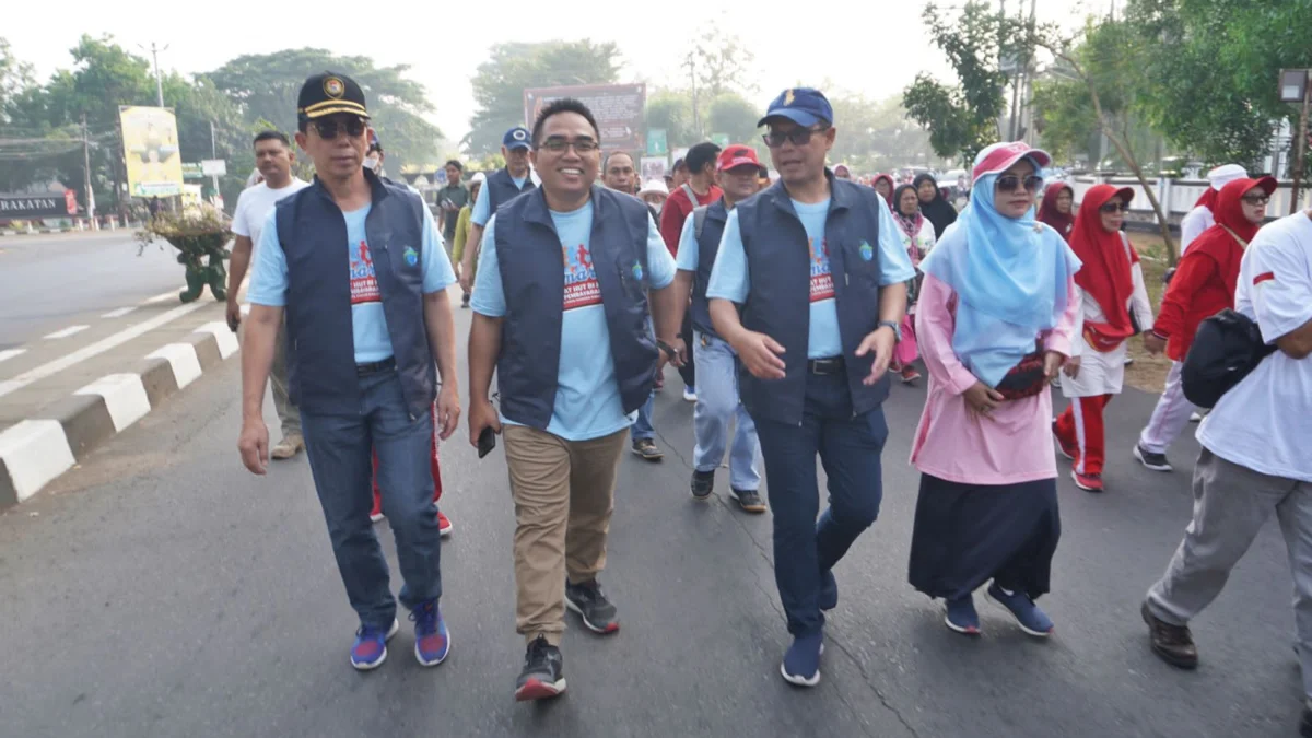 Jalan Sehat Perumda Tirta Rangga Subang untuk Peringati HUT RI dan Sosialisasi Pembayaran Digital Berlangsung Meriah