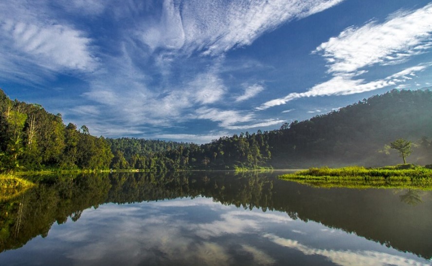 Tempat Wisata Alam Terbaik di Sukabumi yang Pemandangannya Indah