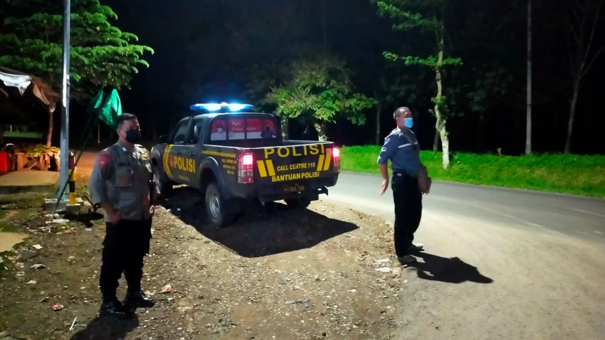 Ramai di Medsos Soal Pria Bawa Senjata Tajam di Jalan Raya Dawuan, Polisi Sebut Belum Ada Laporan dari Warga Ramai di Medsos Soal Pria Bawa Senjata Tajam di Jalan Raya Dawuan, Polisi Sebut Belum Ada Laporan dari Warga