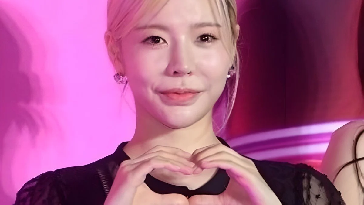 Ulang Tahun Debut Ke 16, Sunny SNSD Umumkan Keluar Dari SM Entertainment. Ulang Tahun Debut Ke 16, Sunny SNSD Umumkan Keluar Dari SM Entertainment.