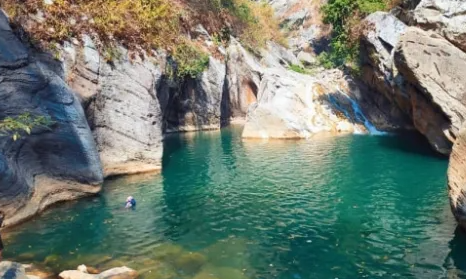 4 Wisata Tersembunyi Bandung Barat, Mulai Dari Green Canyon Hingga Tempat Mandi Para Bidadari