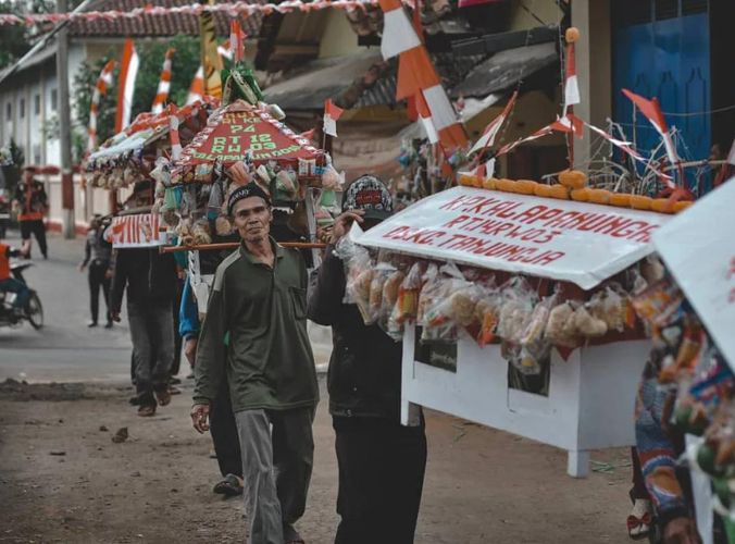 Mengenal Pawai Jampana Unik Agustusan, Tradisi dari Jawa Barat