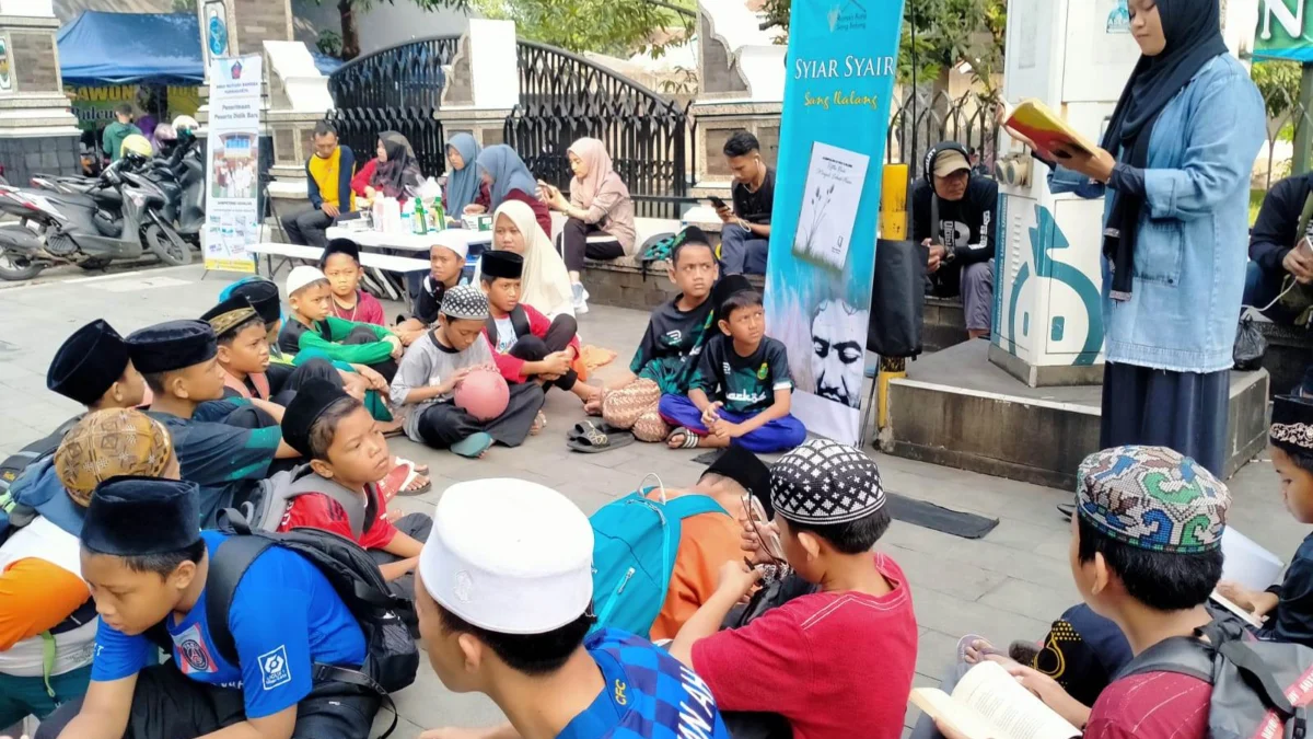 Pegiat Seni dan Sastra