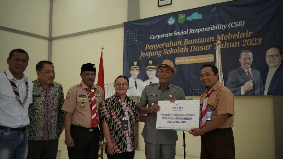 Bank Bjb Subang Serahkan CSR Mebelair untuk 30 Sekolah Dasar