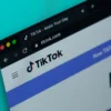 Jadwal FYP TikTok Terbaru-via-Unsplash-Solen-Feyissa