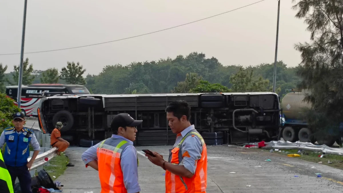 Penyebab Laka Tunggal Bus Handoyo di Tol Cipali yang Mengakibatkan 12 Orang Tewas