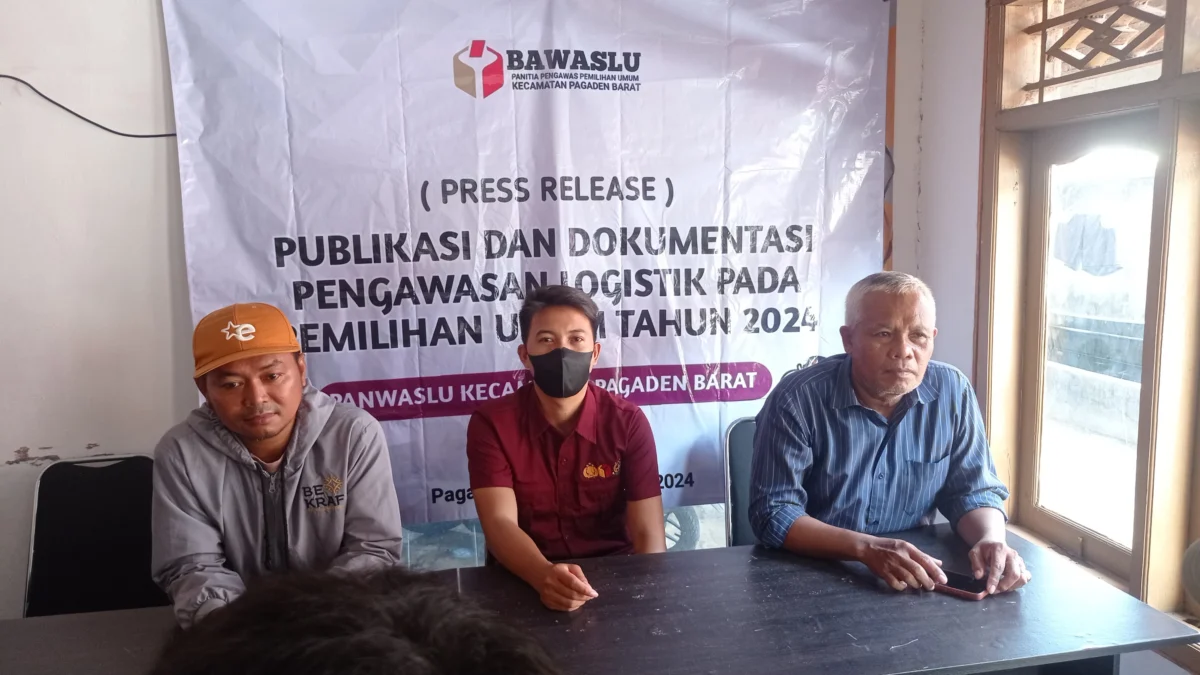 Cegah Surat Suara Tertukar, Panwascam Pagaden Barat Gelar Press Realise Pengawasan Logistik Pemilu 2024