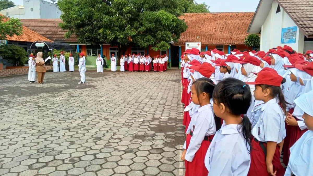 SDN Soklat Komitmen Kurangi Sampah Plastik, Siswa Bawa Makan dari Rumah