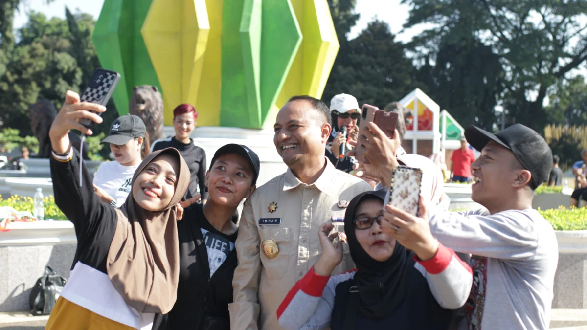 Sapa Masyarakat Subang di Alun-alun, Pj Bupati Subang Himbau Kebersihan Lingkungan