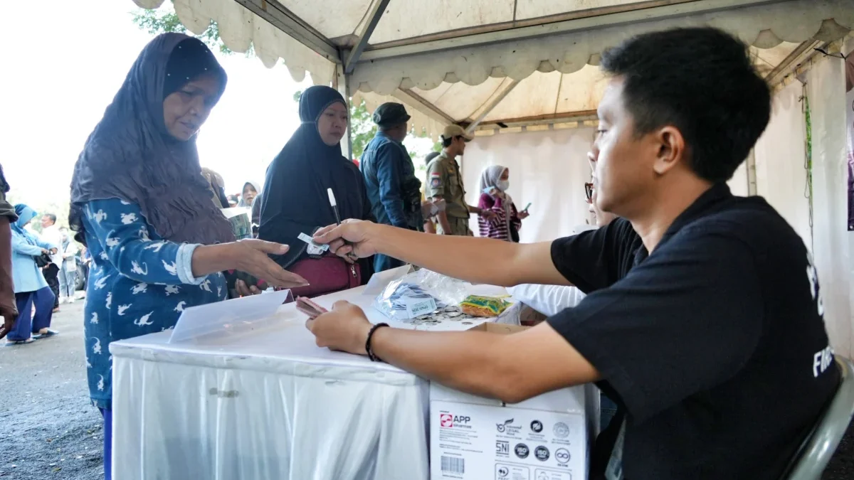 Pemda Provinsi Jawa Barat melalui Dinas Perindustrian dan Perdagangan Jabar