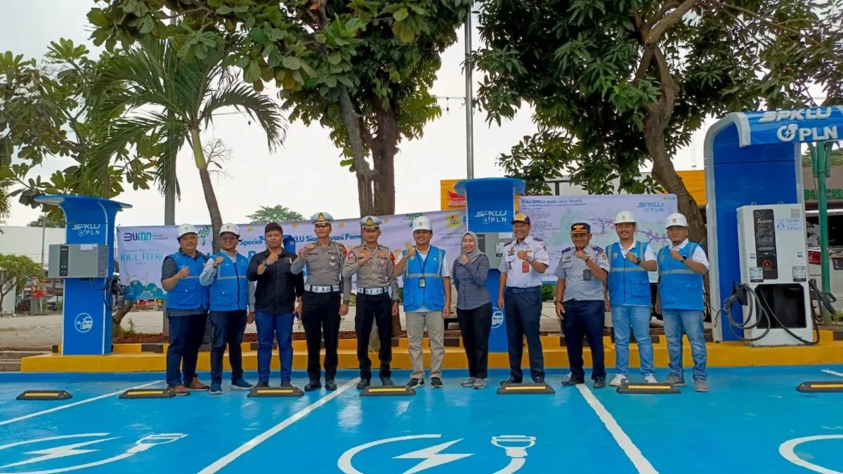 Jelang Idulfitri 1445 H, PLN UP3 Purwakarta Meresmikan 8 SPKLU Baru di Cipali dan Cipularang Jelang Idulfitri 1445 H, PLN UP3 Purwakarta Meresmikan 8 SPKLU Baru di Cipali dan Cipularang