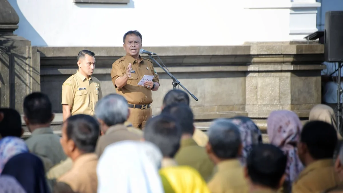 Pimpin Apel Pagi di Gedung Sate