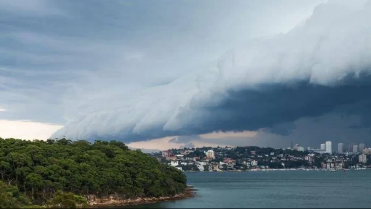 Apa Itu Fenomena Awan Tsunami? Begini Penjelasan Menurut BMKG!