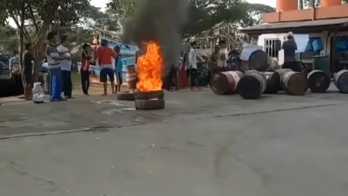 Solar Langka, Nelayan Blanakan Siap Tutup Jalur Pantura Jika Tuntutan Tak Dipenuhi