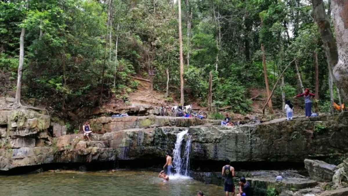 Dimana Lokasi Telaga Bidadari Batam? Yuk Kita Eksplorasi Trekking, Cliff Jumping, dan Keindahan Alami!