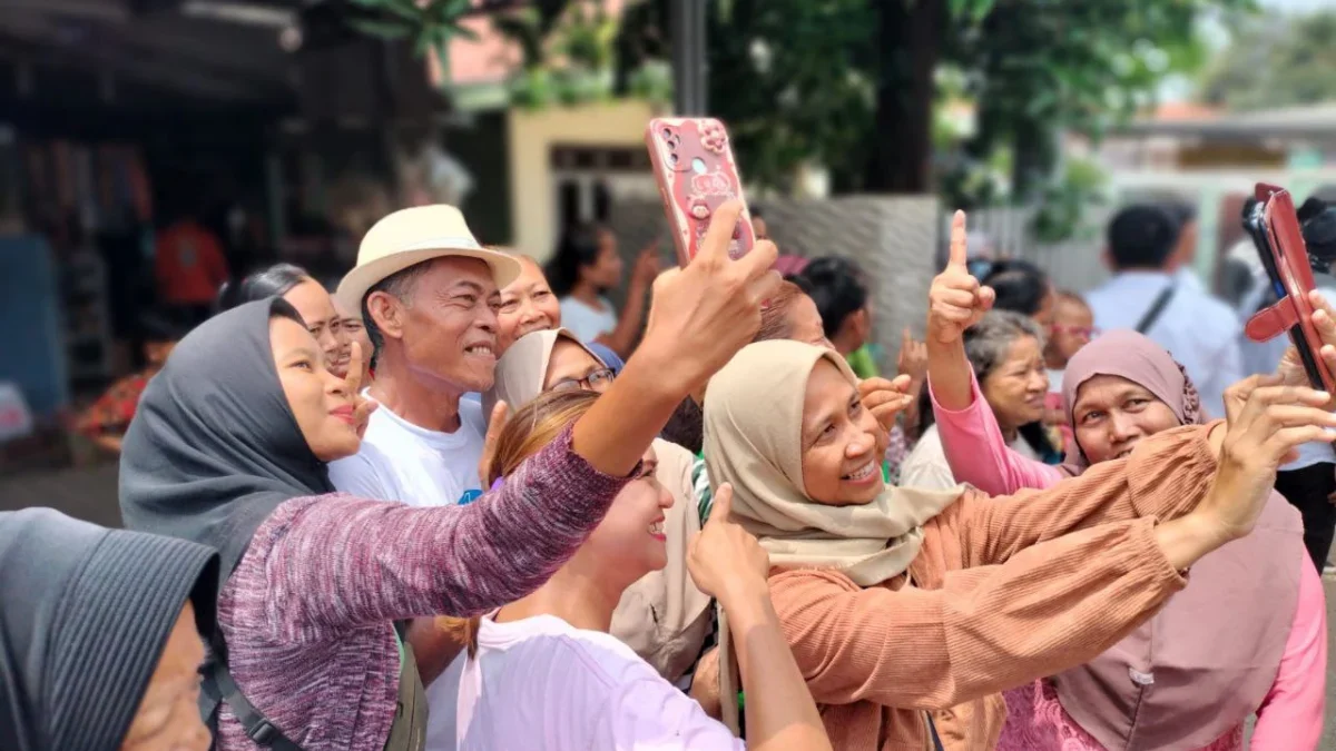 Aksi Ruhimat Blusukan ke Desa Sukamandi Jaya, Warga Berebut Selfie 