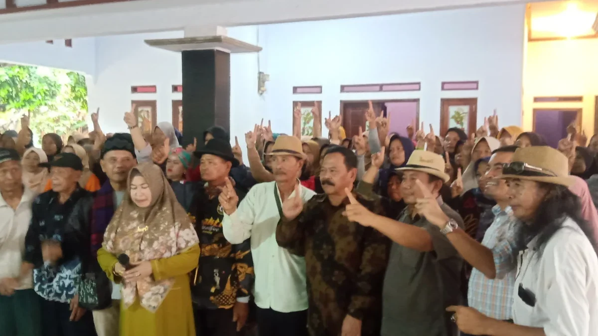 Calon Wakil Bupati Subang H. Aceng Kudus Lanjutkan Kampanye di Desa Kawunganten, Disambut Antusias oleh Warga