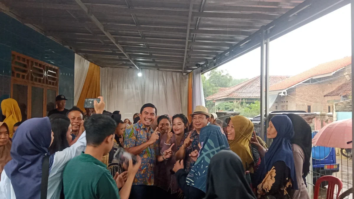 Calon Wakil Bupati Subang H. Aceng Kudus Janjikan Perbaikan Jalan Desa Manyingsal Menuju Maniis