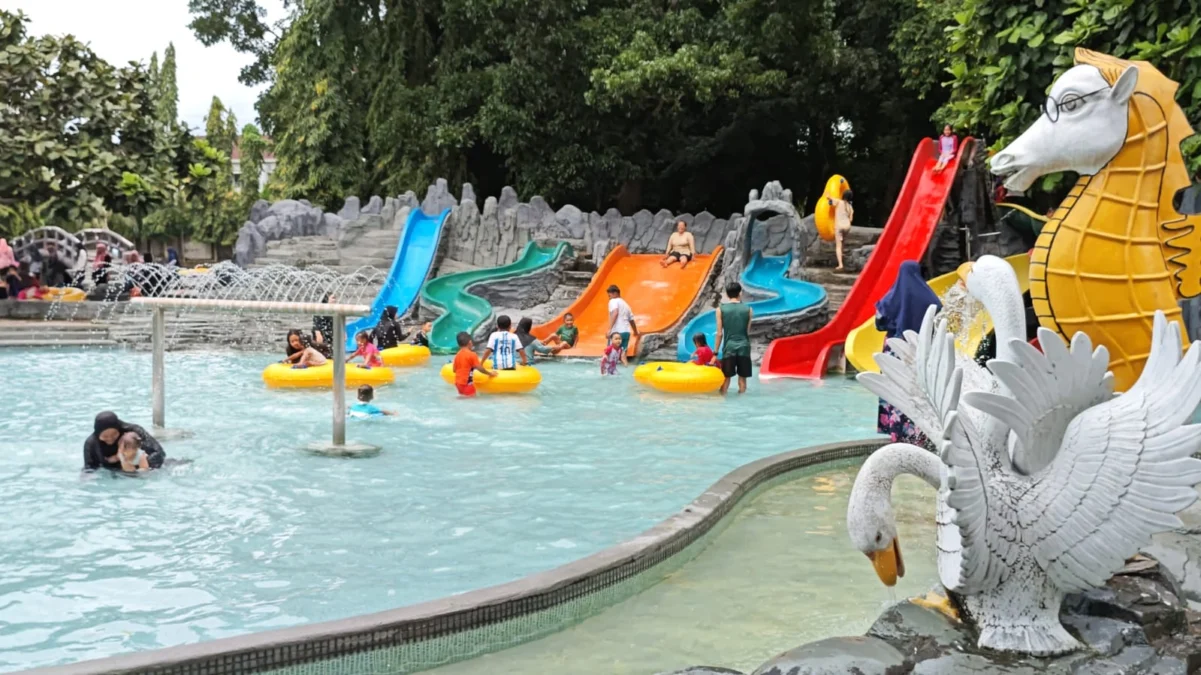 Kolam Renang Planet Waterboom Subang