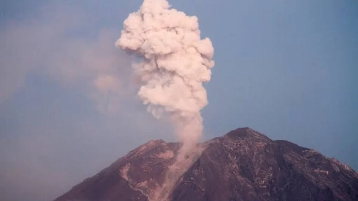 Gunung Marapi Meletus Lagi: Hujan Abu Mengancam, Warga Diminta Waspada