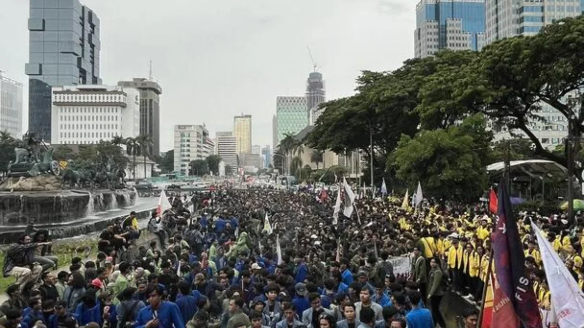 Demonstrasi Mahasiswa Memanas! Jakarta hingga Surabaya Bergejolak