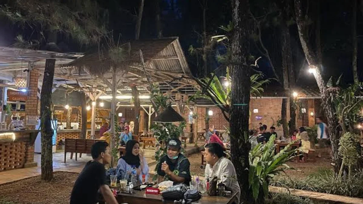 Warung Pinus