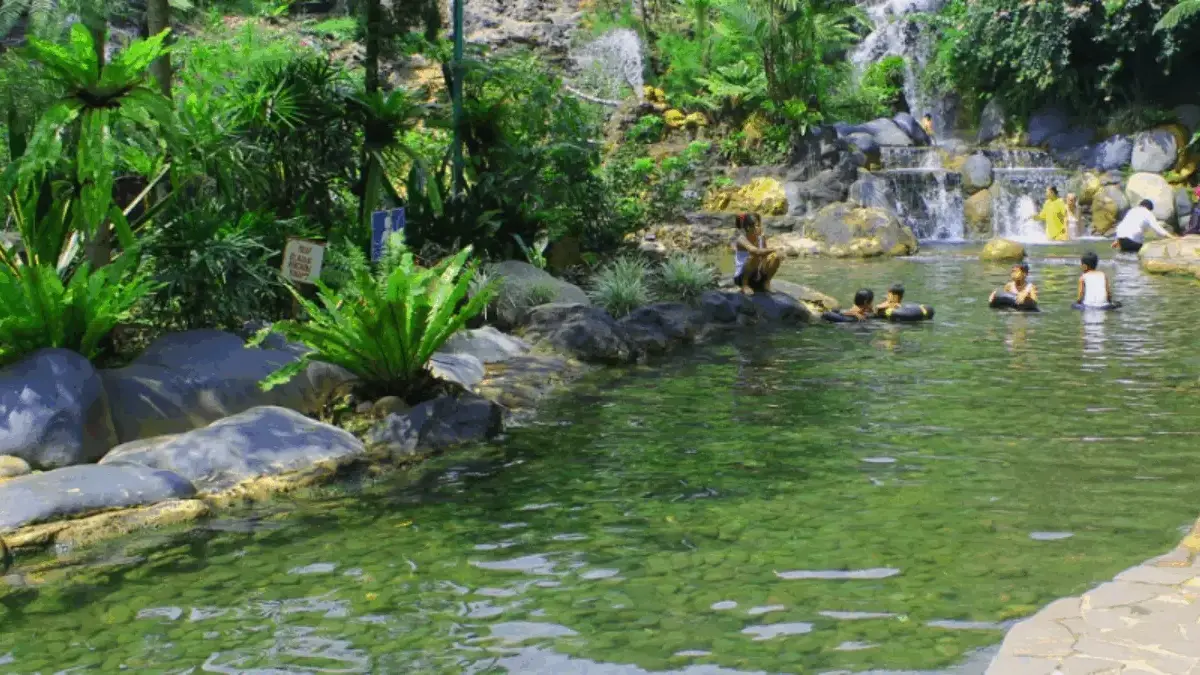 Daftar Wisata Air Panas Subang dengan Kolam Alami, Healing dulu!
