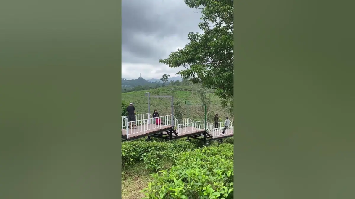 Viral! Jembatan Romantis Smarthill Camp, Tempat Wisata Instagramable di Subang