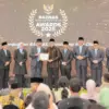 Wamen Ossy Terima Penghargaan Baznas Award 2025
