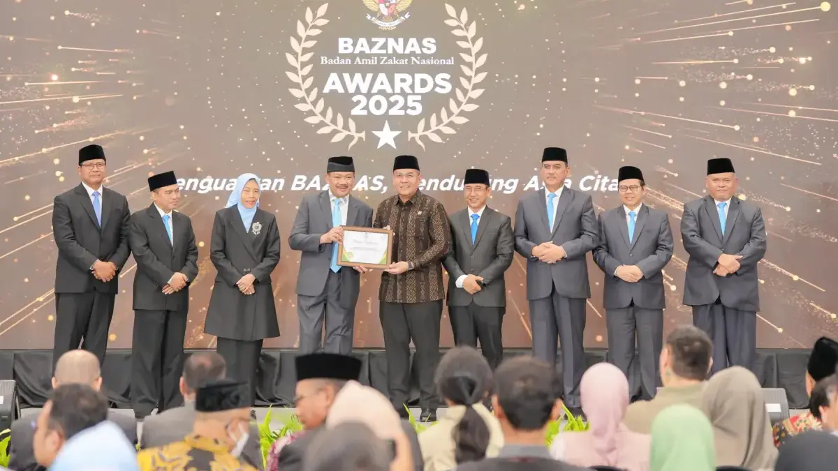 Wamen Ossy Terima Penghargaan Baznas Award 2025