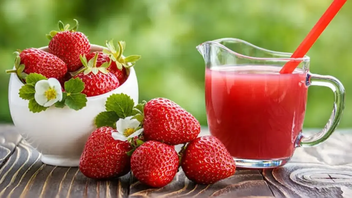 Cara Membuat Jus Stroberi dengan Daun Mint Segar untuk Menjaga Daya Tahan Tubuh 