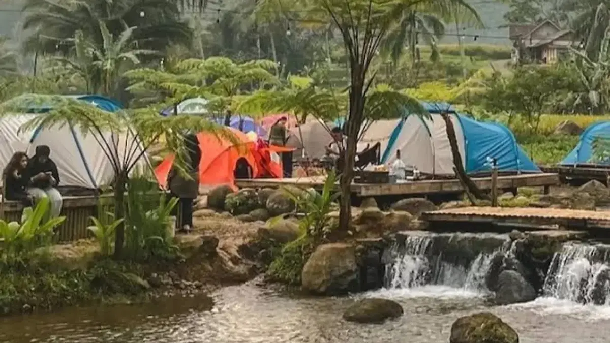 Airnya Jernih Banget! Ini Alasan Mata Air Cimincul Jadi Favorit Wisatawan